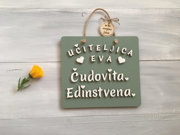 Personalizirana lesena tablica »Čudovita si, edinstvena«
