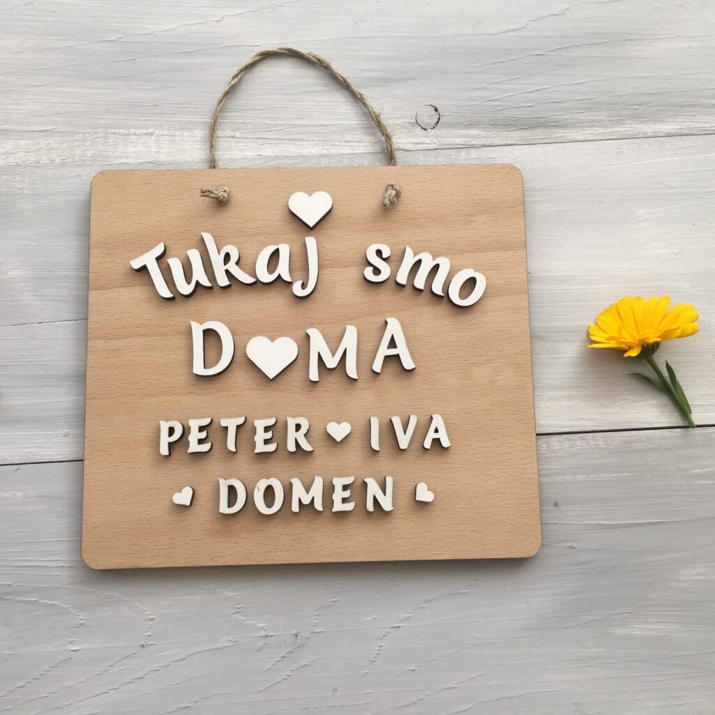 Personalizirana lesena tablica «Tukaj smo doma»