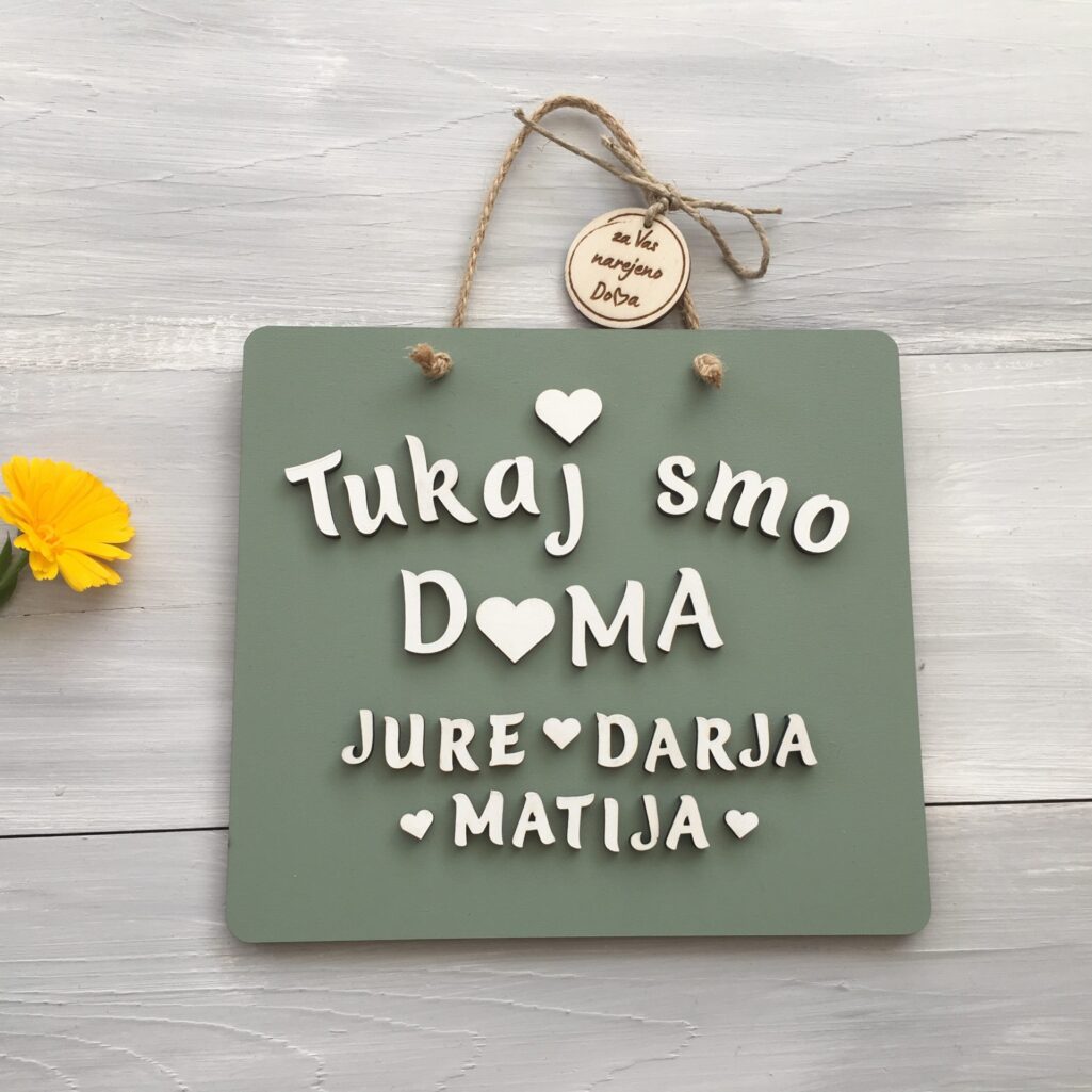 Personalizirana lesena tablica «Tukaj smo doma»